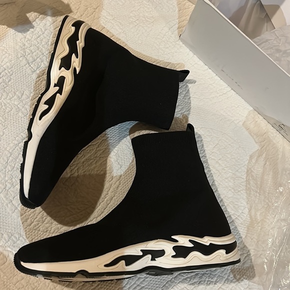 Sandro Flame sock Trainers. Size 39 - Picture 9 of 12